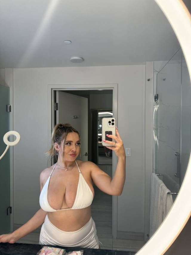 GUESS YOU NEED A SWEET WOMAN WITH CLEAN PUSSY AND TITS💋420 FRIENDLY 💝,READY TO FUCK HARDER . I’M REB BECCA POSSES CLEAN P*** - Image 3